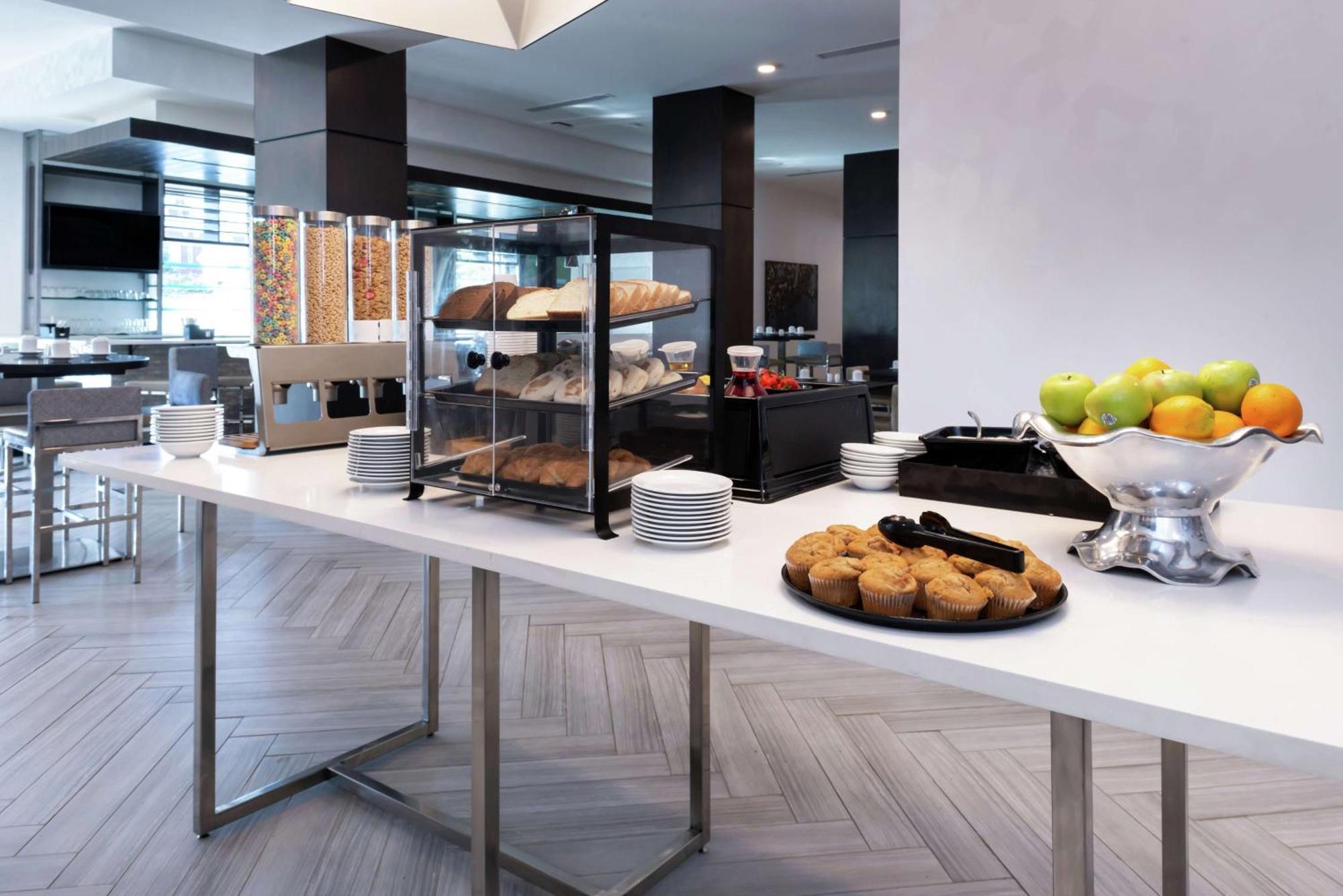 Hilton Garden Inn Columbia Downtown Bagian luar foto